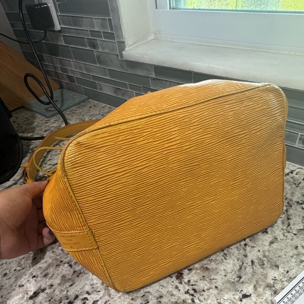 Louis Vuitton Epi Noe with COA - Picture 12 of 16